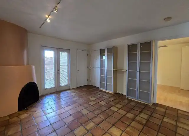 Property at 2600 W Zia Rd, Santa Fe, NM, 87505, 1 bed, 1 bath, [object Object]