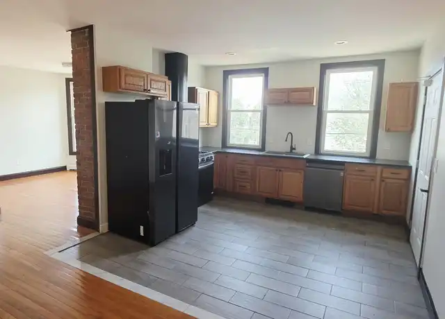 Property at 327 Broad St Unit 2nd Fl, Bridgeport, CT, 06604, 4 beds, 2 baths, [object Object]