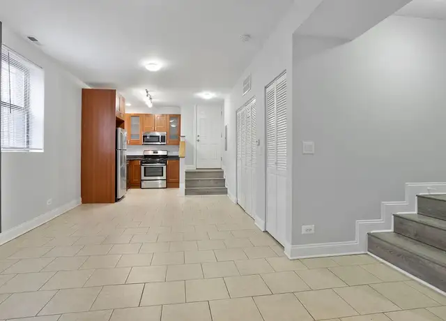 Photo of 7526 N Seeley Ave, Chicago, IL 60645