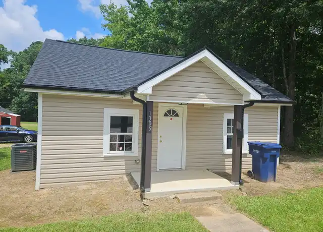 Property at 1305 S 3rd St, Sanford, NC, 27330, 2 beds, 1 bath, [object Object]