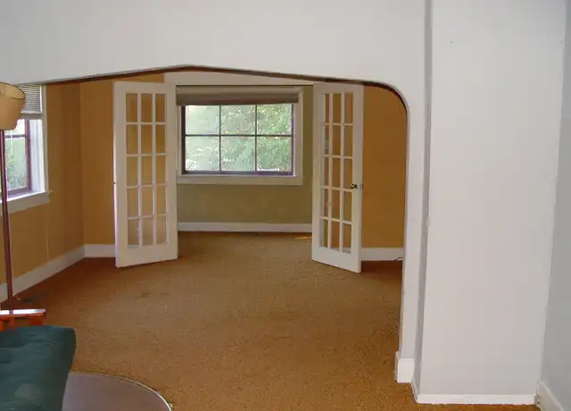 Property at 304 7th Ave W, Kalispell, MT, 59901, 2 beds, 1 bath, [object Object]