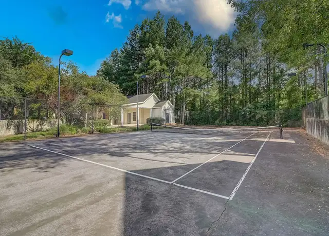 Photo of 100 Woodberry Pl, Decatur, GA 30034