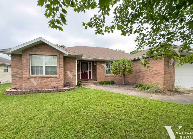 Property at 431 S Yellowwood Dr, Springfield, MO, 65809, 3 beds, 2 baths, [object Object]