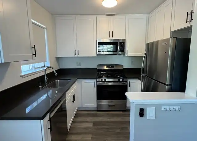 Property at 11510 Riverside Dr, North Hollywood, CA, 91602, 2 beds, 1 bath, [object Object]