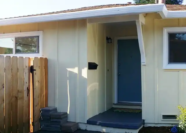 Property at 953 Fifteenth Ave, Redwood City, CA, 94063, 2 beds, 1 bath, [object Object]