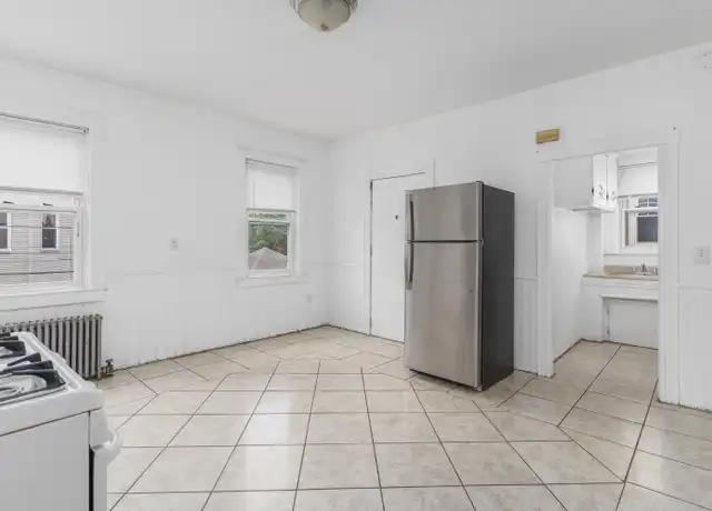 Property at 47 Vinton St Unit 2, Providence, RI, 02909, 3 beds, 1 bath, [object Object]