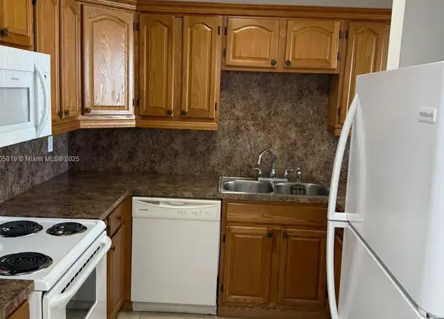 Property at 7010 NW 186th St Unit 5-514, Hialeah, FL, 33015, 1 bed, 1 bath, [object Object]