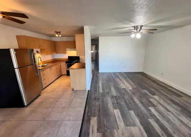 Property at 4710 SE Cesar Estrada Chavez Blvd #4, Portland, OR, 97202, 2 beds, 1 bath, [object Object]