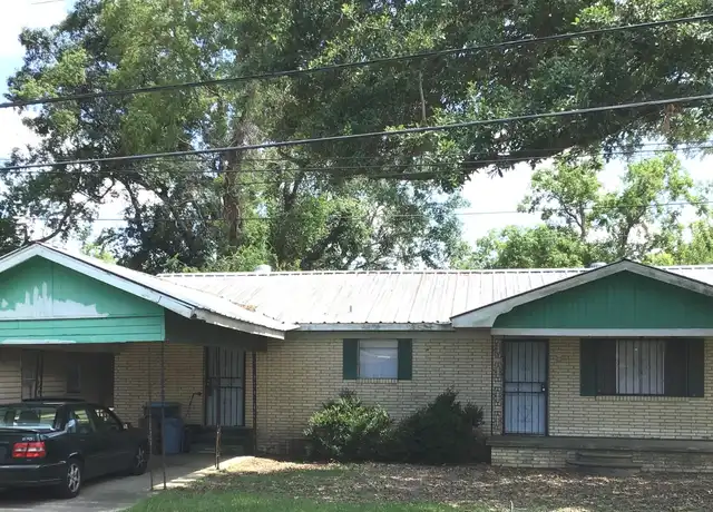 Property at 202 E Pine St, Lafayette, LA, 70501, 3 beds, 2 baths, [object Object]