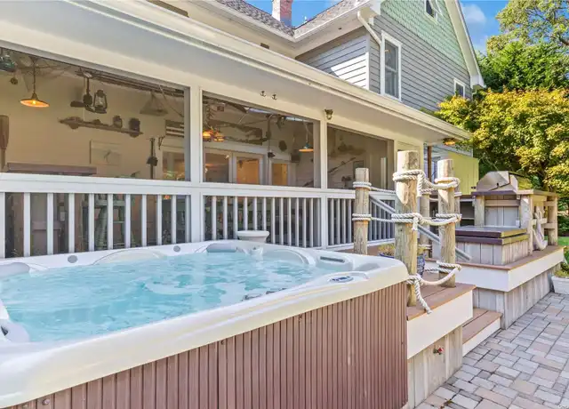 Property at 105 Ole Jule Ln, Mattituck, NY, 11952, 4 beds, 3 baths, [object Object]