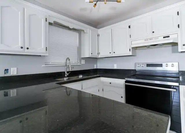 Property at 1802 Oasis Ave, Mission, TX, 78572, 2 beds, 1 bath, [object Object]