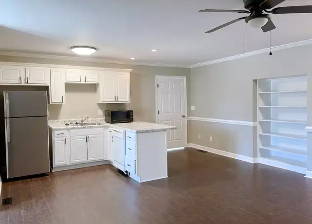 Property at 5328 N Sumac Cir, Fayetteville, NC, 28304, 1 bed, 1 bath, [object Object]