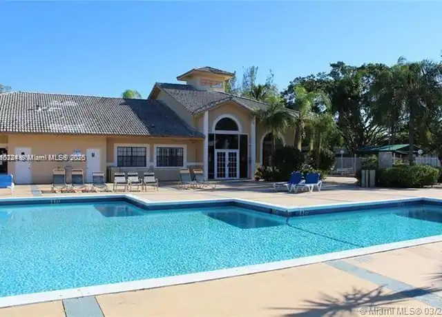 Property at 307 Palm Cir W Unit 307, Pembroke Pines, FL, 33025, 1 bed, 1 bath, [object Object]