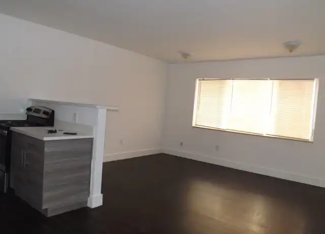 Property at 1040 NW 3rd Ave Unit 1040-6, Miami, FL, 33136, 1 bed, 1 bath, [object Object]