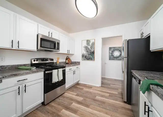 Property at The Crossroads At Southfield Apartments - 20800 Knob Woods Dr, Southfield, MI, 48076, 1-3 bed, 1-2.5 bath, [object Object]