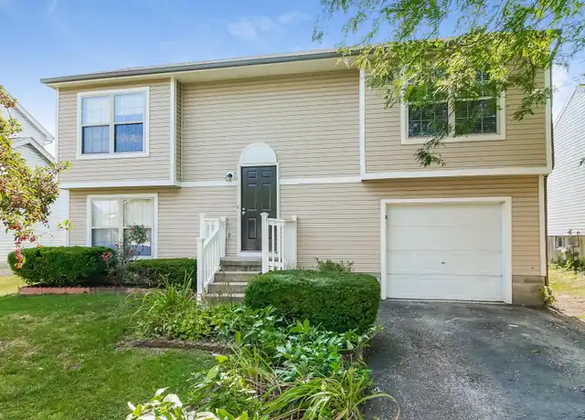 Property at 1574 Autumn Village Dr, Columbus, OH, 43223, 3 beds, 2 baths, [object Object]