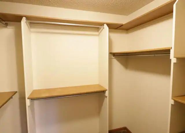 Property at 1027 H St Unit 11, Lincoln, NE, 68508, 1 bed, 1 bath, [object Object]