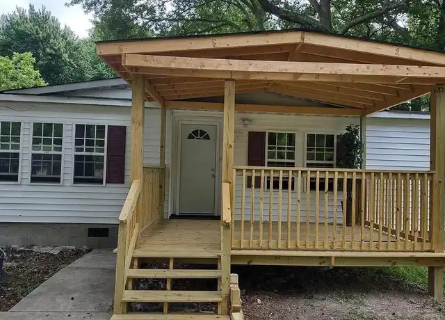 Property at 111 Kay Ln, Yorktown, VA, 23693, 3 beds, 2 baths, [object Object]