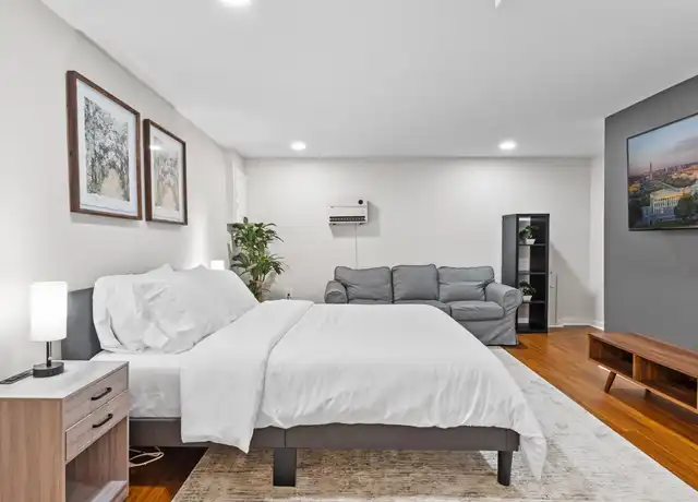 Property at 3106 S Fox St Unit B, Arlington, VA, 22202, 1 bed, 1 bath, [object Object]