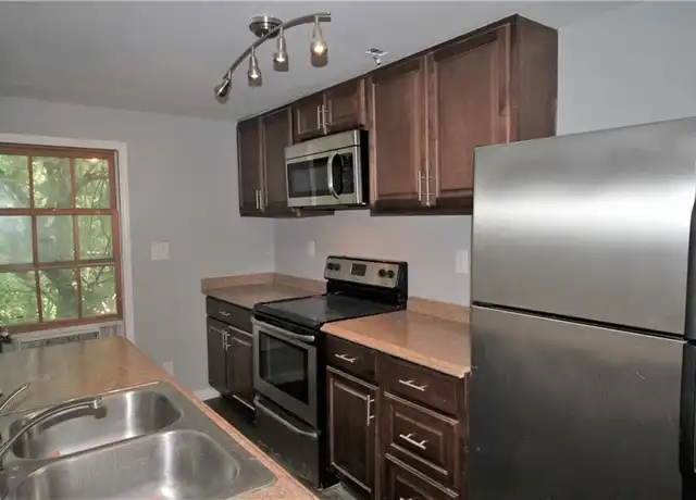Property at 2054 E Roxboro Rd NE Unit 4, Atlanta, GA, 30324, 1 bed, 1 bath, [object Object]