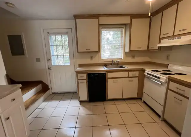 Property at 59 Stonegate Ln, Derry, NH, 03038, 2 beds, 1 bath, [object Object]