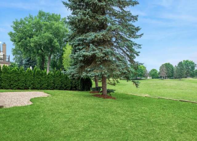 Photo of 1532 Knoll Crest Dr, Bartlett, IL 60103