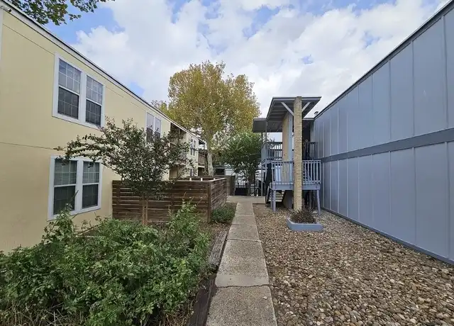 Property at 1305 E Mulberry Ave Unit 4, San Antonio, TX, 78209, 1 bed, 1 bath, [object Object]