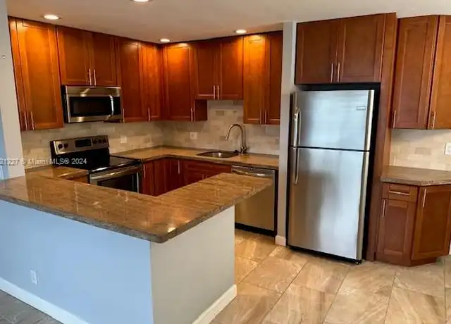 Property at 274 Brittany F Unit F, Delray Beach, FL, 33446, 1 bed, 1.5 baths, [object Object]