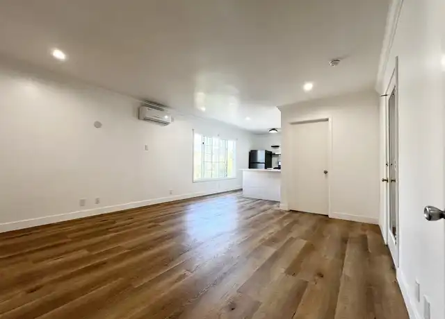 Property at 1008 N Stanley Ave Unit 9, West Hollywood, CA, 90046, 3 beds, 2 baths, [object Object]