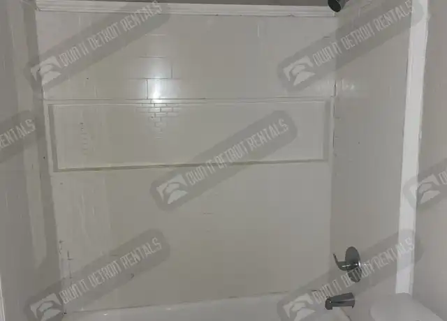 Property at 5250 Newport St Unit B2, Detroit, MI, 48213, 1 bed, 1 bath, [object Object]