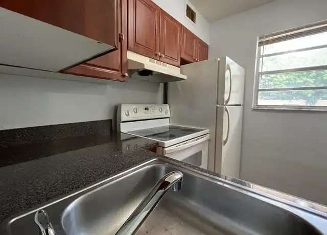 Property at 3380 NW 30th St, Lauderdale Lakes, FL, 33311, 2 beds, 1 bath, [object Object]