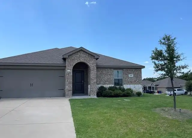 Property at 106 University St, Farmersville, TX, 75442, 4 beds, 2 baths, [object Object]