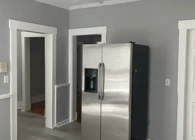 Property at 31 Beach St Unit 1, Haverhill, MA, 01832, 3 beds, 1 bath, [object Object]