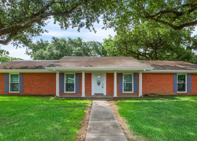 Property at 100 Dunleith Dr, Lafayette, LA, 70506, 3 beds, 2 baths, [object Object]