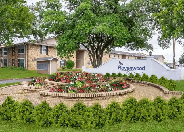 Property at Ravenwood Apartments - 2230 Woodley Sq W, Montgomery, AL, 36116, 1-2 bed, 1 bath, [object Object]