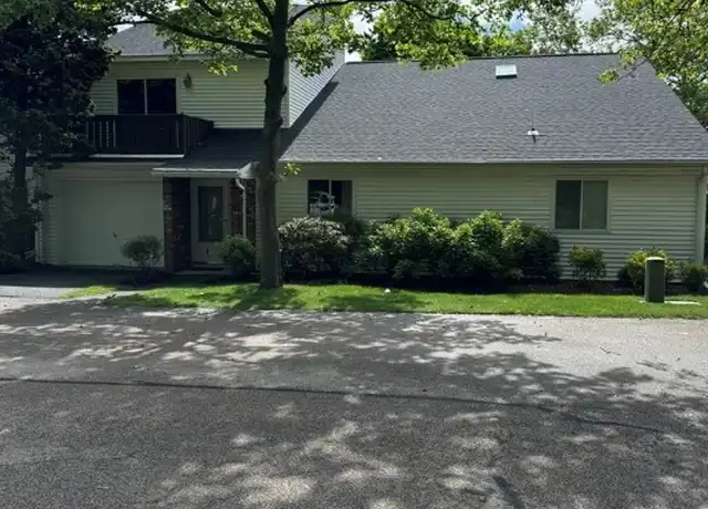 Property at 897 Halifax Dr, Warwick, RI, 02886, 1 bed, 1 bath, [object Object]