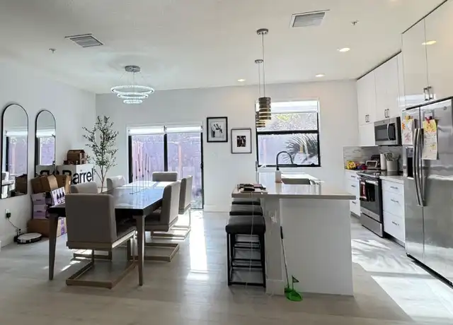 Property at 10415 NW 82nd St, Doral, FL, 33178, 3 beds, 2.5 baths, [object Object]
