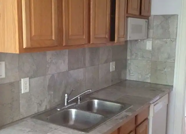 Property at 1544 N Humboldt Ave Unit 1, Milwaukee, WI, 53202, 1 bed, 1 bath, [object Object]