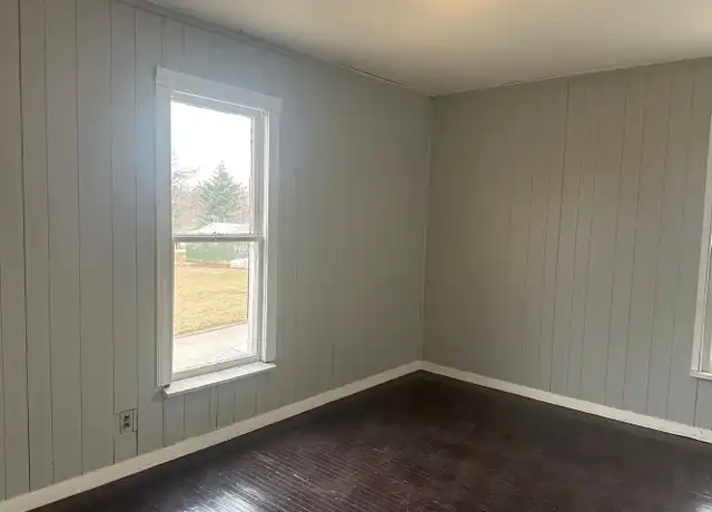 Property at 1344 W Eldorado St, Decatur, IL, 62522, 4 beds, 1 bath, [object Object]