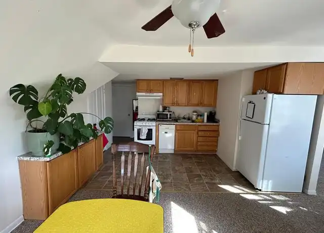 Property at 133 E Gorham St Unit 5, Madison, WI, 53703, 2 beds, 1 bath, [object Object]