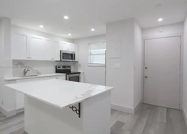 Property at 17255 SW 95th Ave #138, Palmetto Bay, FL, 33157, 2 beds, 1 bath, [object Object]