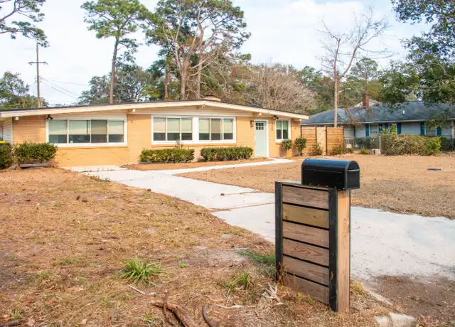 Property at 2208 Mason Dr, Savannah, GA, 31404, 3 beds, 2 baths, [object Object]