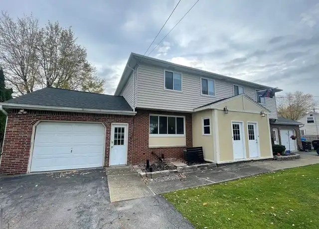 Property at 5355 Lake Ave, Orchard Park, NY, 14127, 3 beds, 1.5 baths, [object Object]