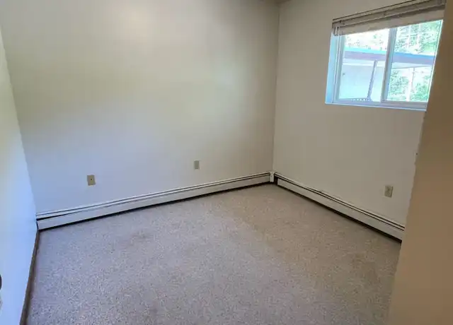 Property at 1211 S Dewey St Unit DE1211- 7, Eau Claire, WI, 54701, 4 beds, 1 bath, [object Object]
