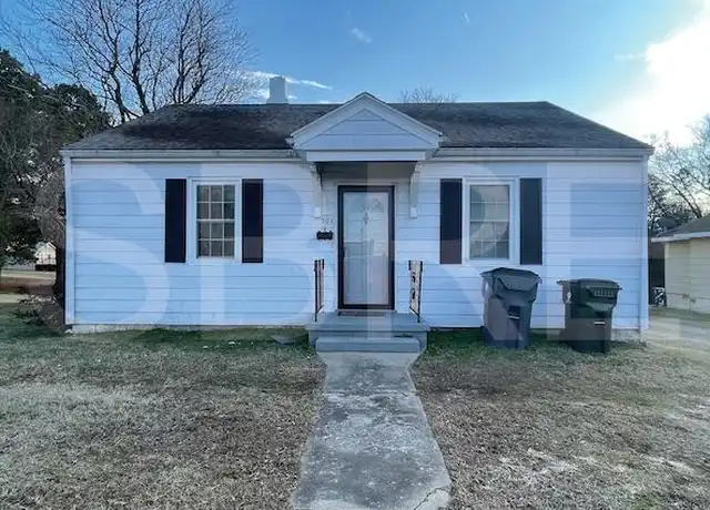 Property at 501 W Virginia St, South Hill, VA, 23970, 3 beds, 2 baths, [object Object]