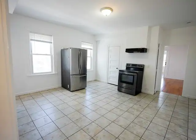 Property at 4 Greenwood St Unit 3, Worcester, MA, 01607, 3 beds, 1 bath, [object Object]