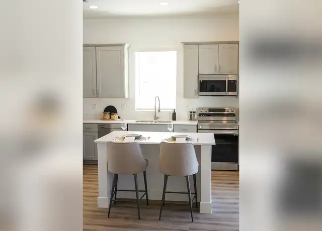 Property at Zora Encanto - 8200 W Encanto Blvd, Phoenix, AZ, 85035, 1-2 bed, 1-2 bath, [object Object]