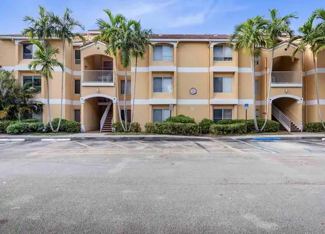 Property at 2465 NW 33rd St, Oakland Park, FL, 33309, 2 beds, 2 baths, [object Object]