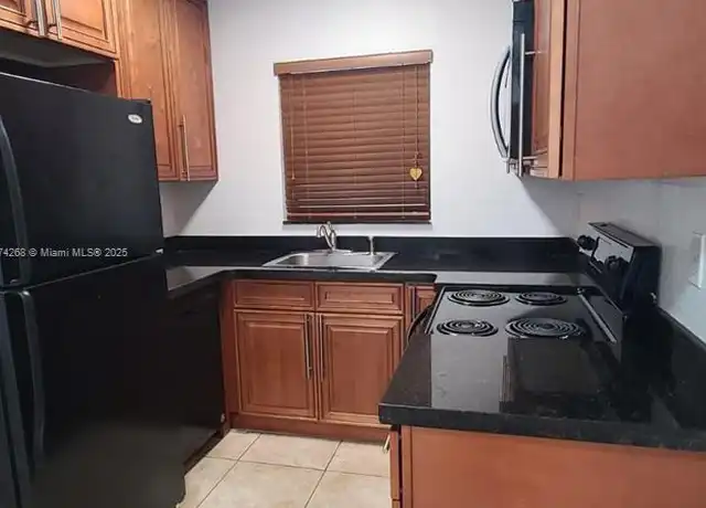 Property at 1925 Madison St #10, Hollywood, FL, 33020, 1 bed, 1 bath, [object Object]