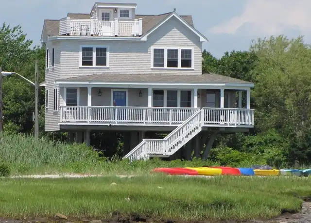 Property at 4 Creek St Unit 4, Mattapoisett, MA, 02739, 3 beds, 2 baths, [object Object]